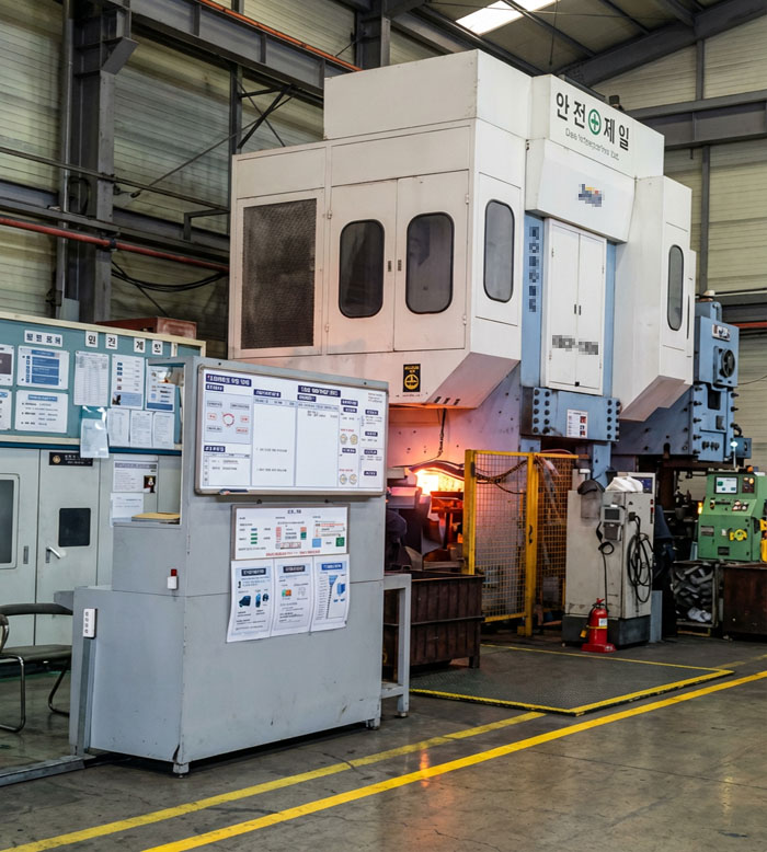 생산설비_예산_0006_자동프레스_1300TON.jpg